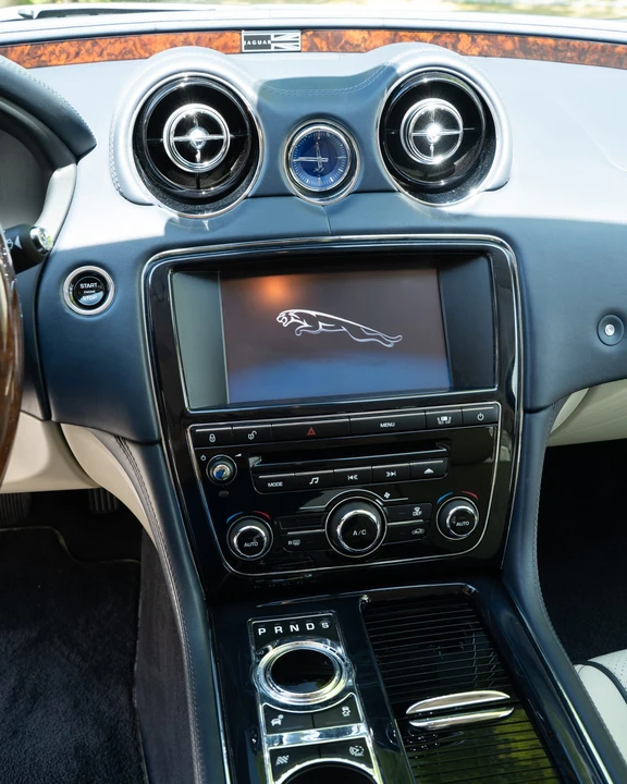 2012 Jaguar X351 XJ - Image 16 of 31