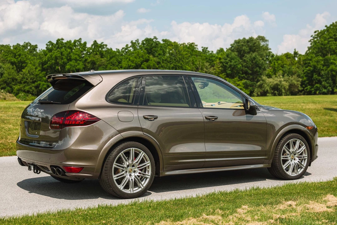 2013 Porsche 958 Cayenne GTS - Image 17 of 31