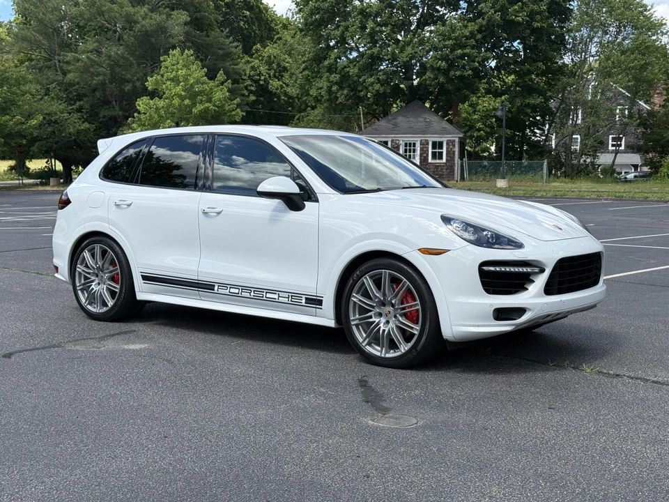 2014 Porsche 958 Cayenne GTS - Image 28 of 31