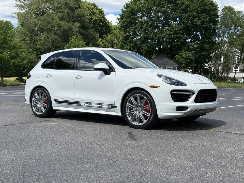 2014 Porsche 958 Cayenne GTS - Image 27 of 31