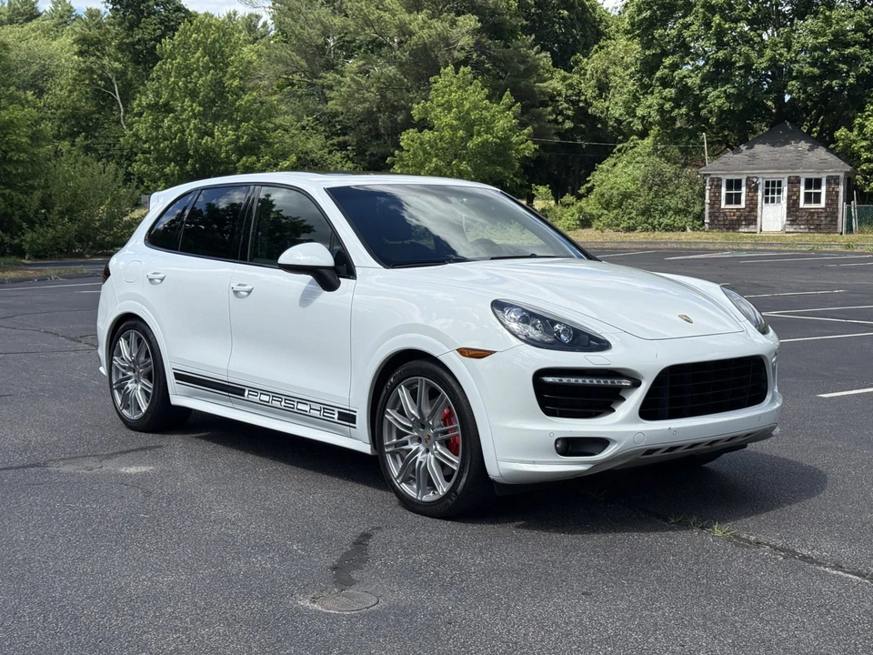 2014 Porsche 958 Cayenne GTS - Image 24 of 31