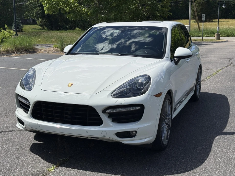 2014 Porsche 958 Cayenne GTS - Image 12 of 31
