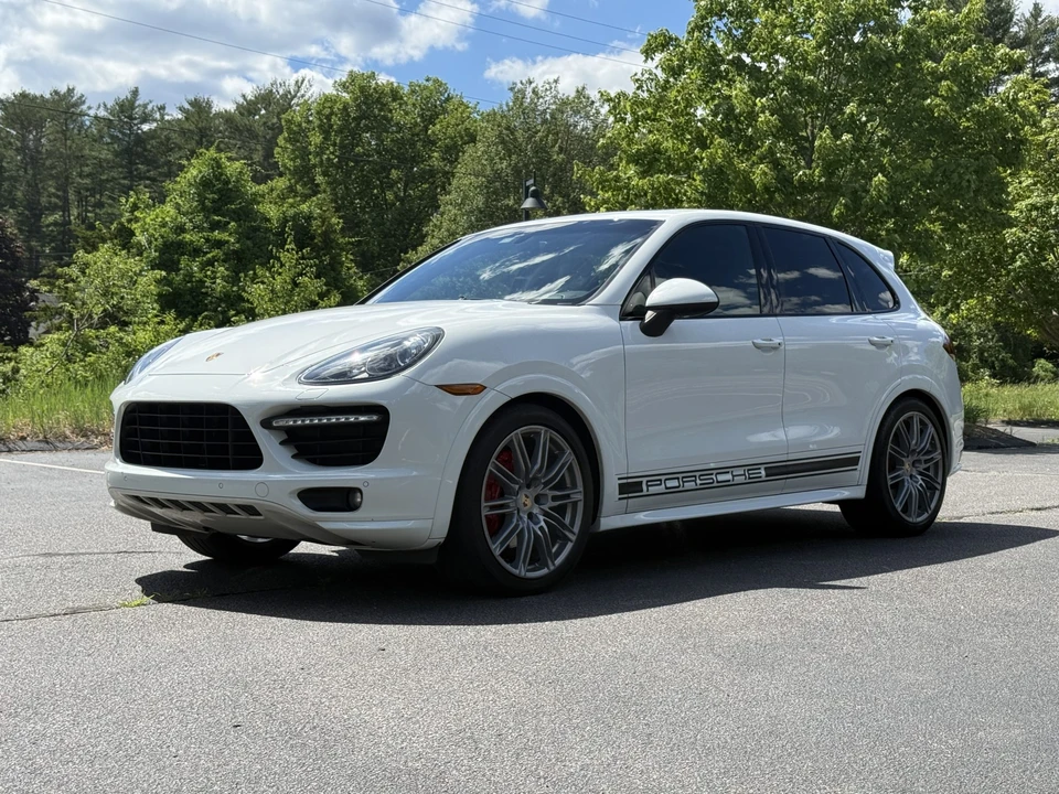 2014 Porsche 958 Cayenne GTS - Image 9 of 31