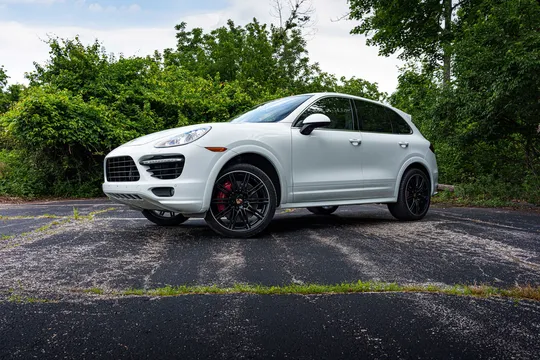 2014 Porsche 958 Cayenne Turbo S - Image 2 of 31