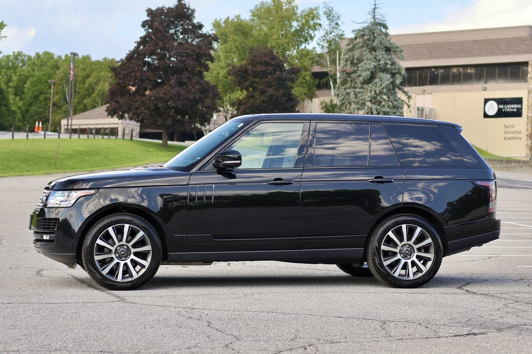 2015 Land Rover Range Rover L405 - Image 11 of 31