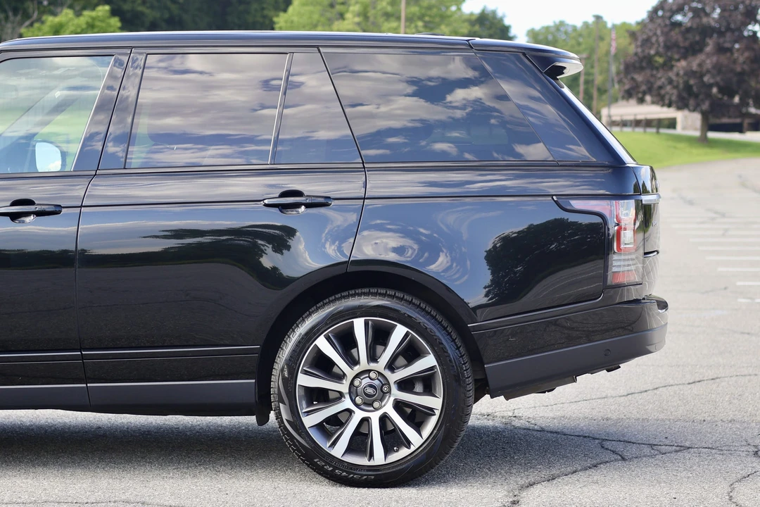 2015 Land Rover Range Rover L405 - Image 24 of 31
