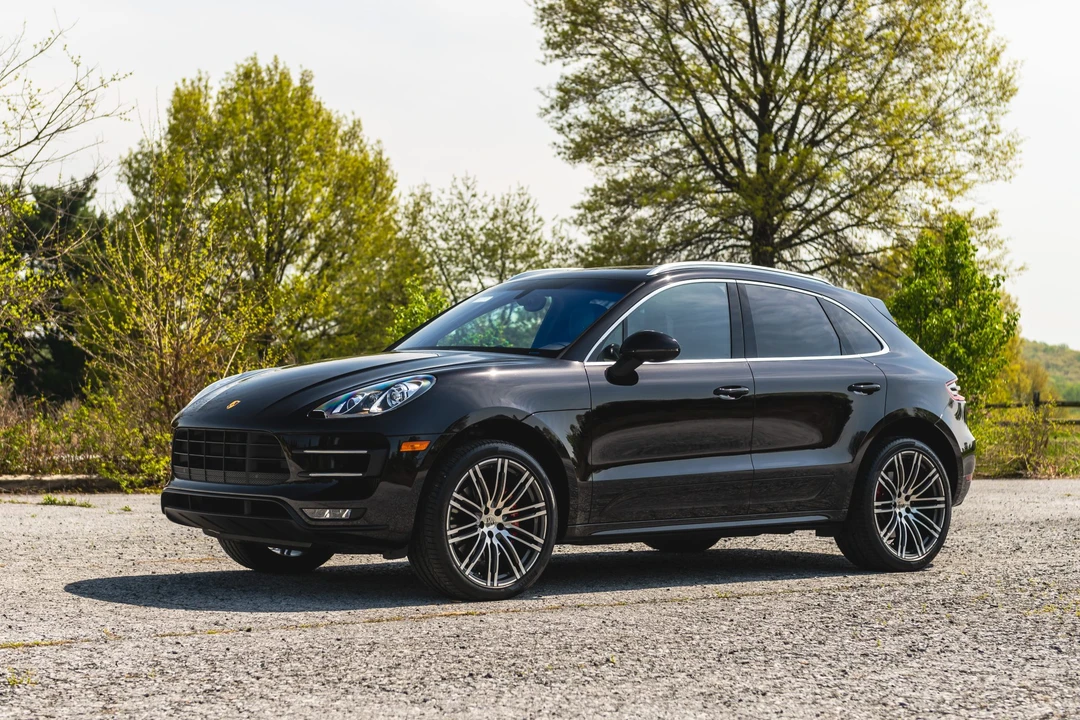 2015 Porsche Macan Turbo - Image 9 of 31