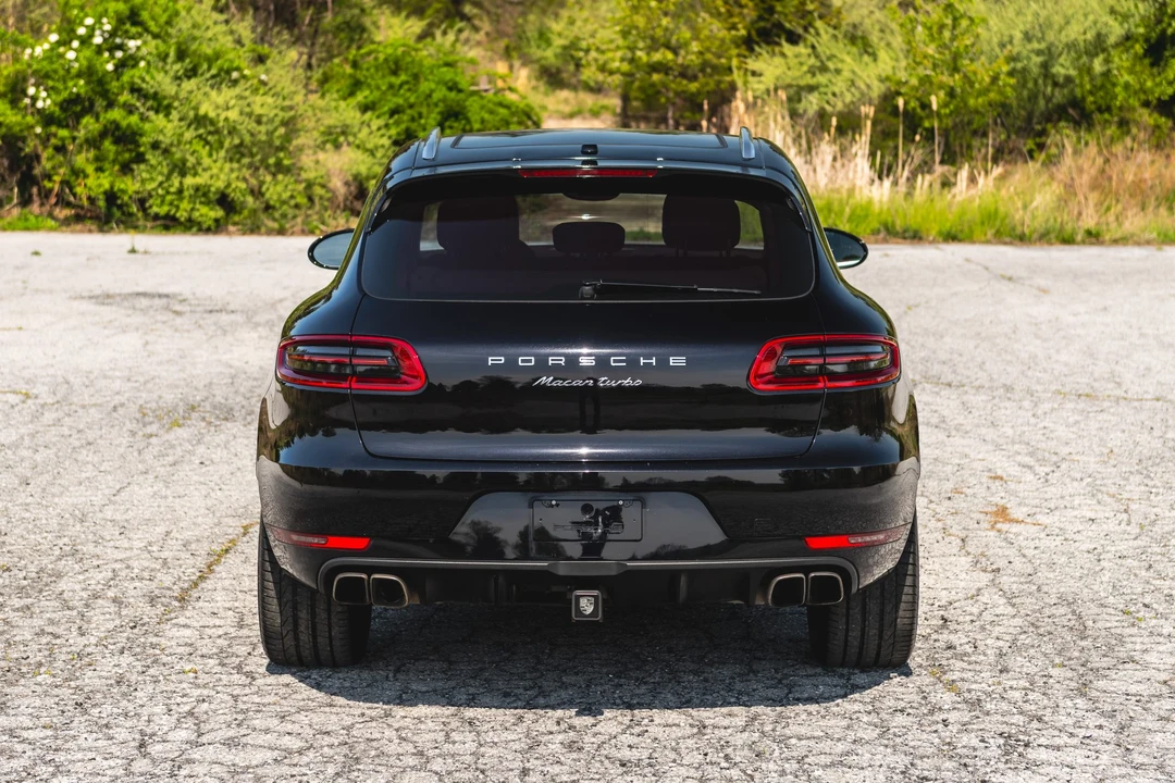 2015 Porsche Macan Turbo - Image 22 of 31