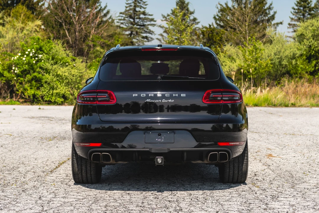 2015 Porsche Macan Turbo - Image 21 of 31