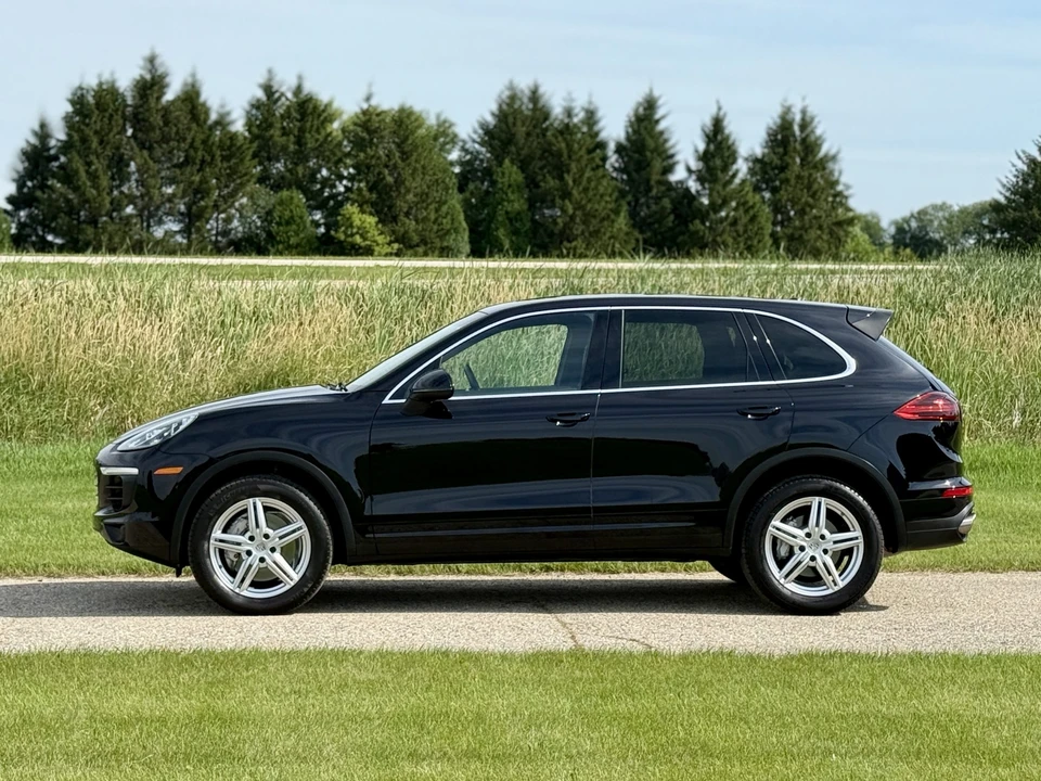 2016 Porsche 958 Cayenne S - Image 8 of 31
