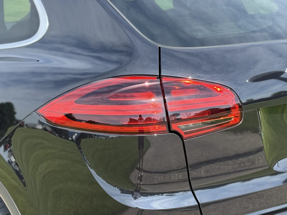 2016 Porsche 958 Cayenne S - Image 16 of 31