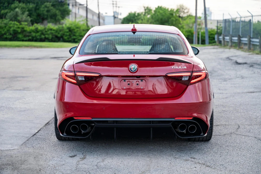 2017 Alfa Romeo Giulia Quadrifoglio - Image 15 of 31