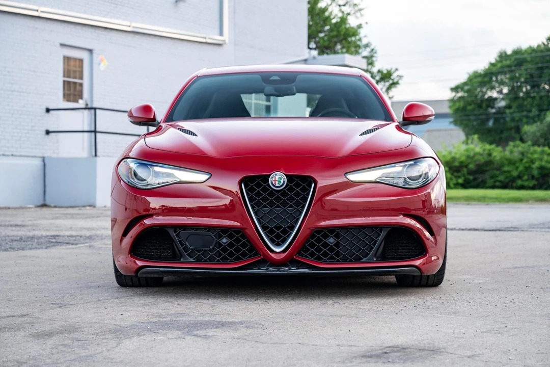 2017 Alfa Romeo Giulia Quadrifoglio - Image 5 of 31