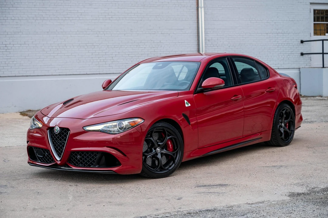 2017 Alfa Romeo Giulia Quadrifoglio - Image 9 of 31
