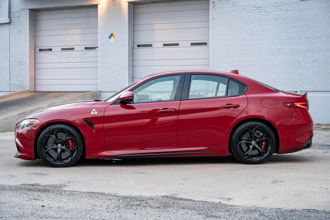 2017 Alfa Romeo Giulia Quadrifoglio - Image 11 of 31