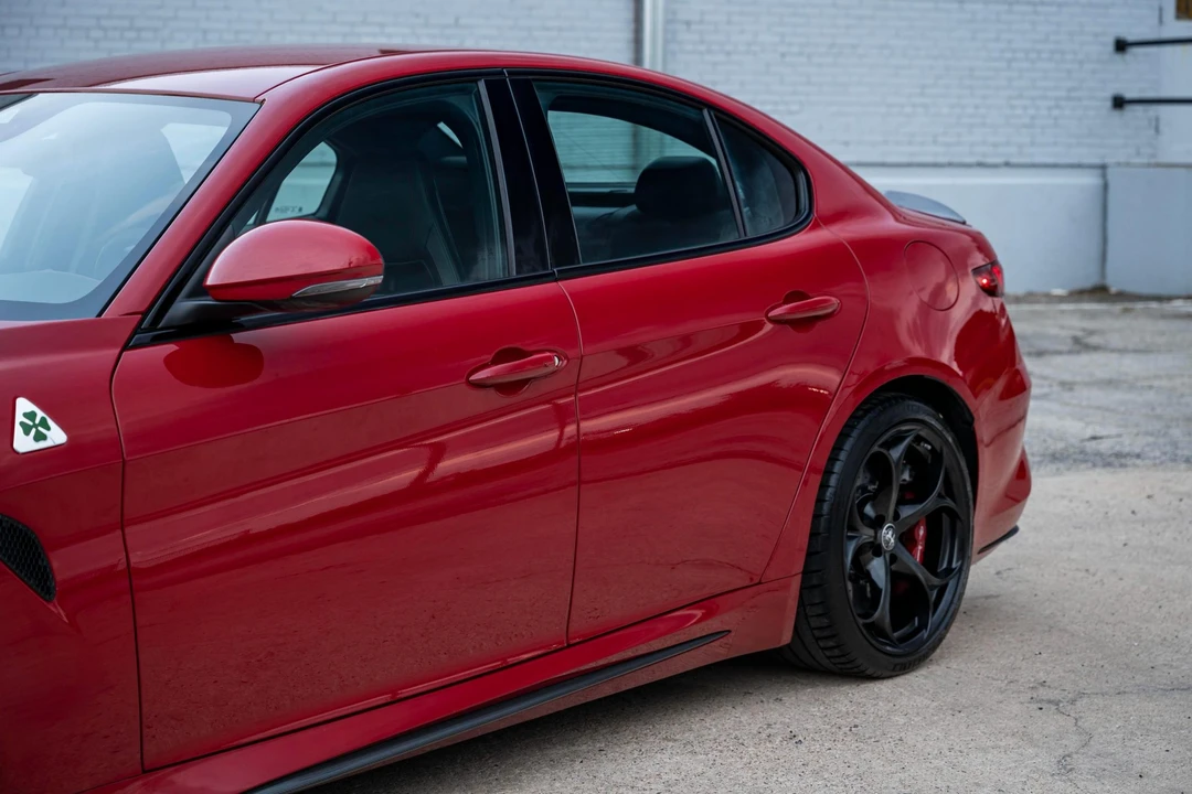 2017 Alfa Romeo Giulia Quadrifoglio - Image 28 of 31