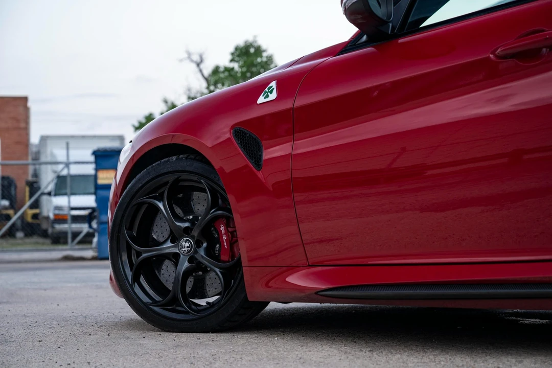 2017 Alfa Romeo Giulia Quadrifoglio - Image 26 of 31