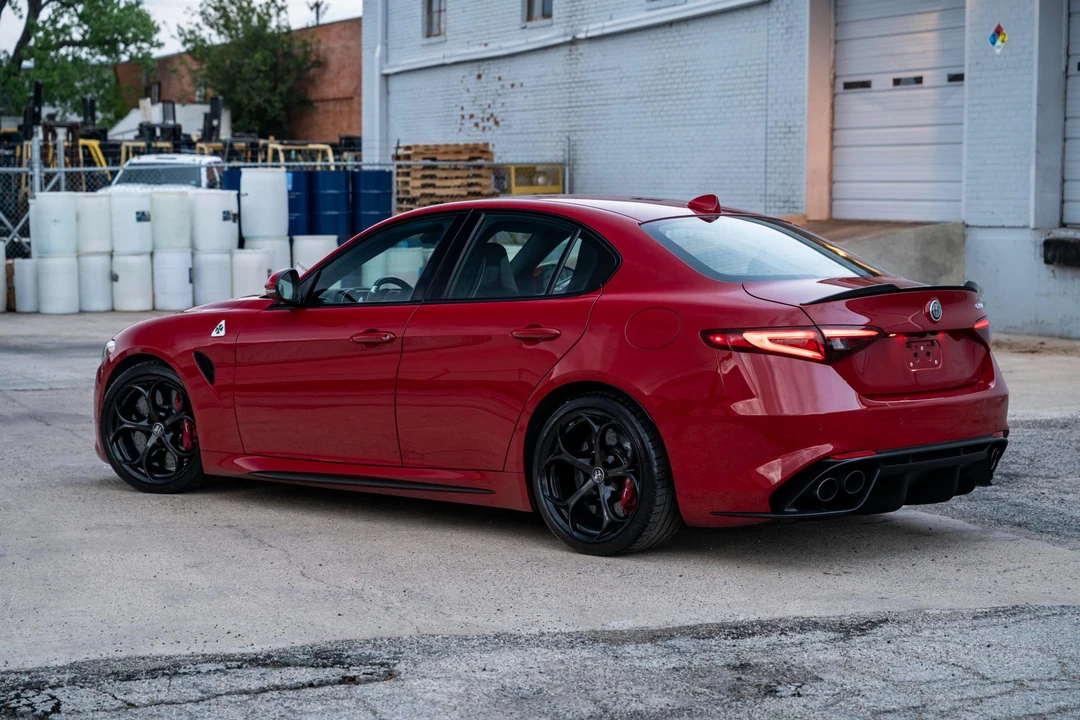 2017 Alfa Romeo Giulia Quadrifoglio - Image 12 of 31