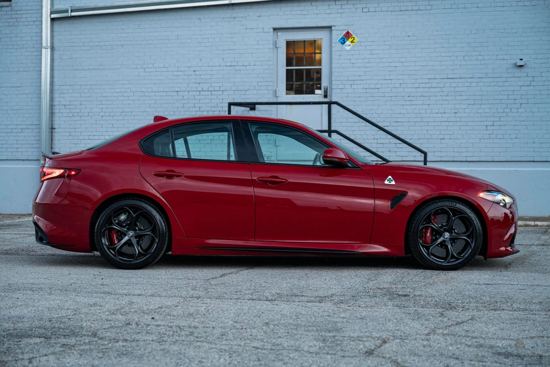 2017 Alfa Romeo Giulia Quadrifoglio - Image 19 of 31