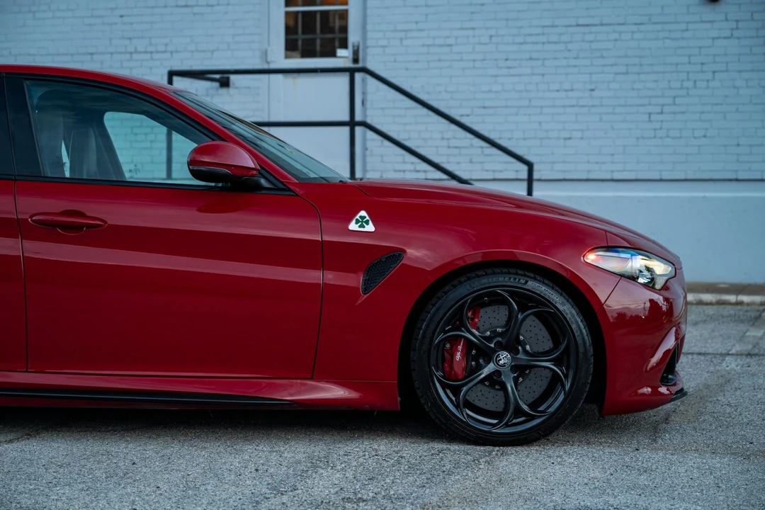 2017 Alfa Romeo Giulia Quadrifoglio - Image 24 of 31