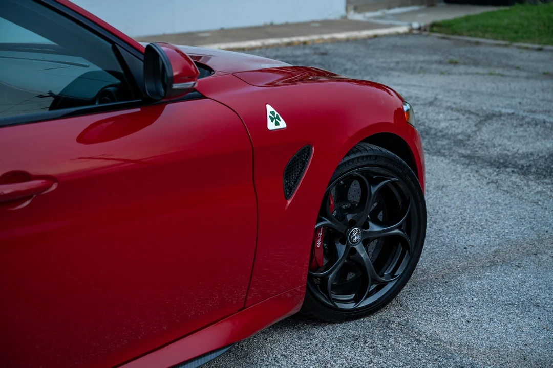 2017 Alfa Romeo Giulia Quadrifoglio - Image 25 of 31