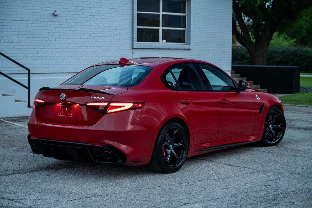 2017 Alfa Romeo Giulia Quadrifoglio - Image 17 of 31