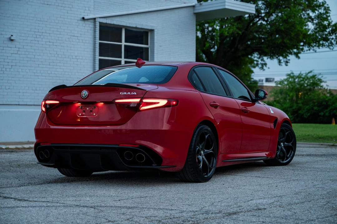 2017 Alfa Romeo Giulia Quadrifoglio - Image 16 of 31
