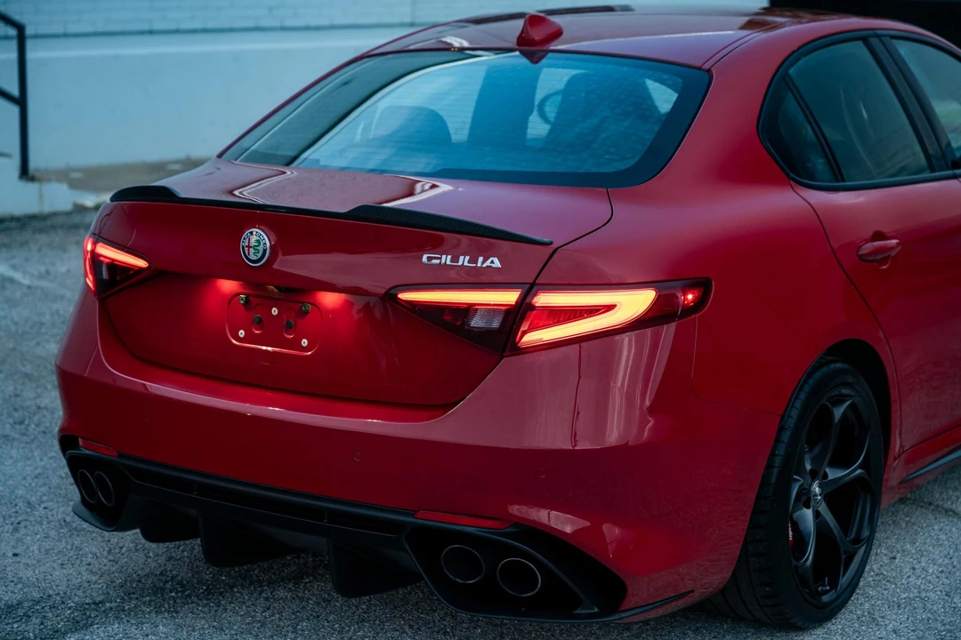 2017 Alfa Romeo Giulia Quadrifoglio - Image 30 of 31