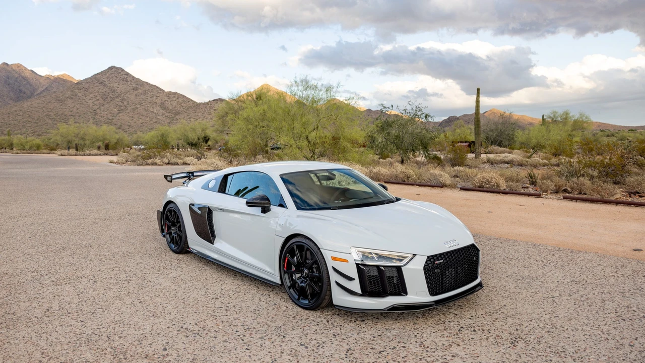2018 Audi 4S R8 - Image 8 of 31