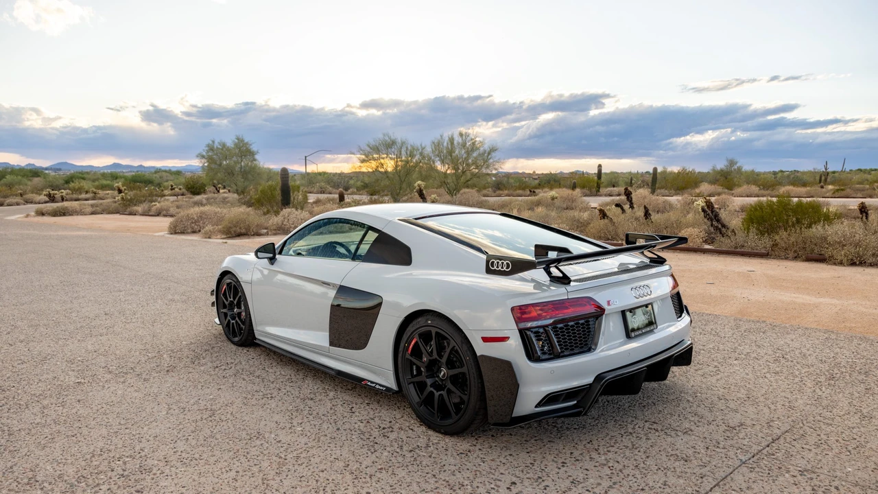 2018 Audi 4S R8 - Image 4 of 31