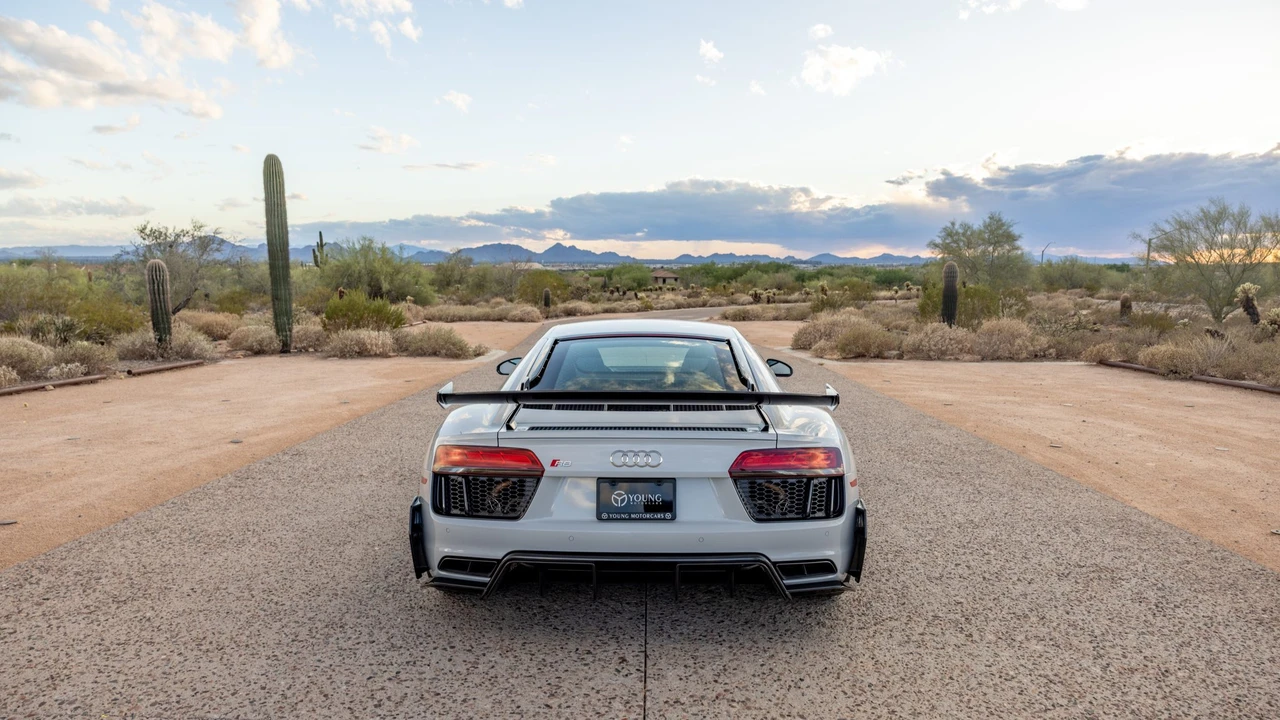 2018 Audi 4S R8 - Image 5 of 31