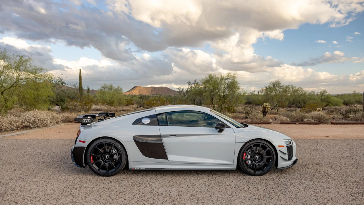 2018 Audi 4S R8 - Image 7 of 31