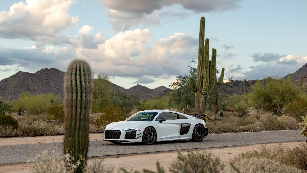 2018 Audi 4S R8 - Image 14 of 31