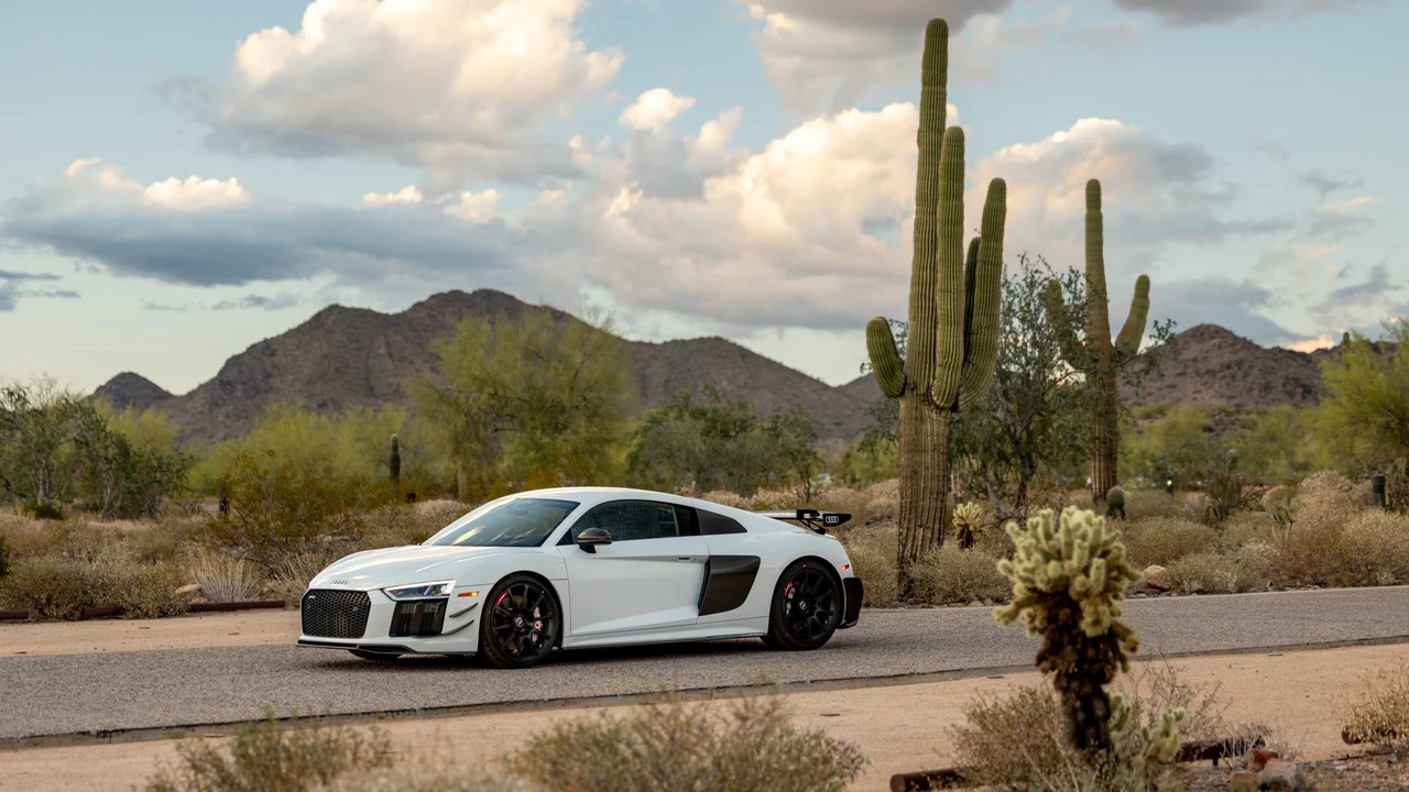 2018 Audi 4S R8 - Image 16 of 31