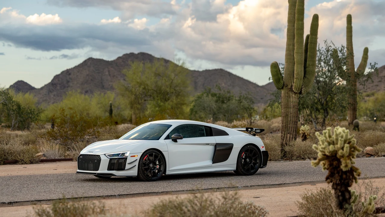 2018 Audi 4S R8 - Image 17 of 31