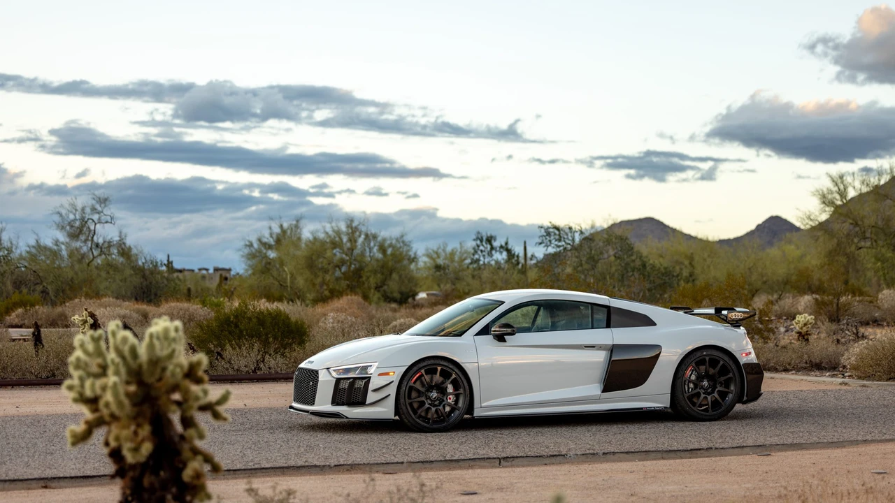 2018 Audi 4S R8 - Image 18 of 31