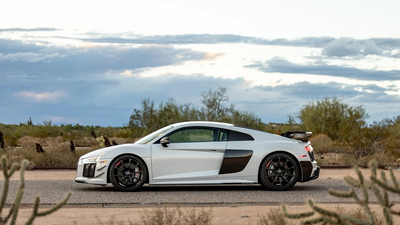 2018 Audi 4S R8 - Image 19 of 31