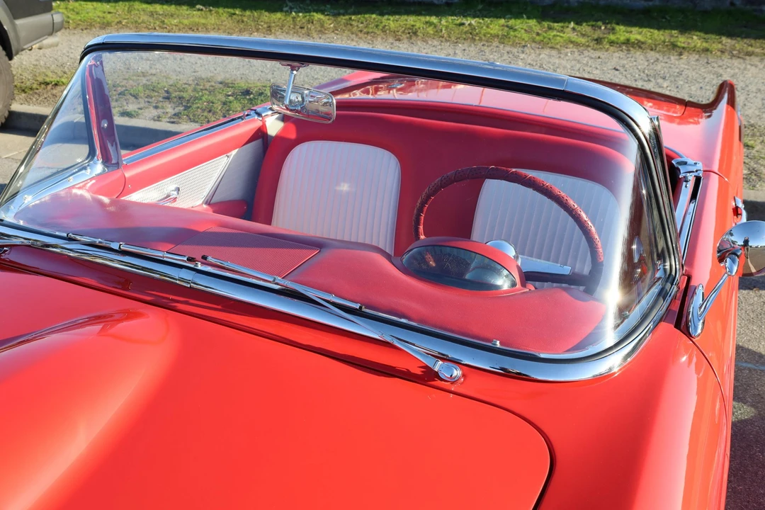 1955 Ford Thunderbird 1st Gen - Image 28 of 31