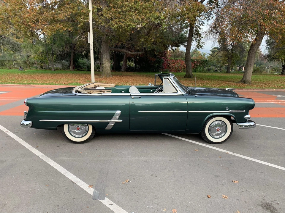 1953 Ford Crestline - Image 10 of 31