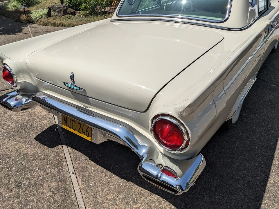 1957 Ford Thunderbird 1st Gen - Image 19 of 31