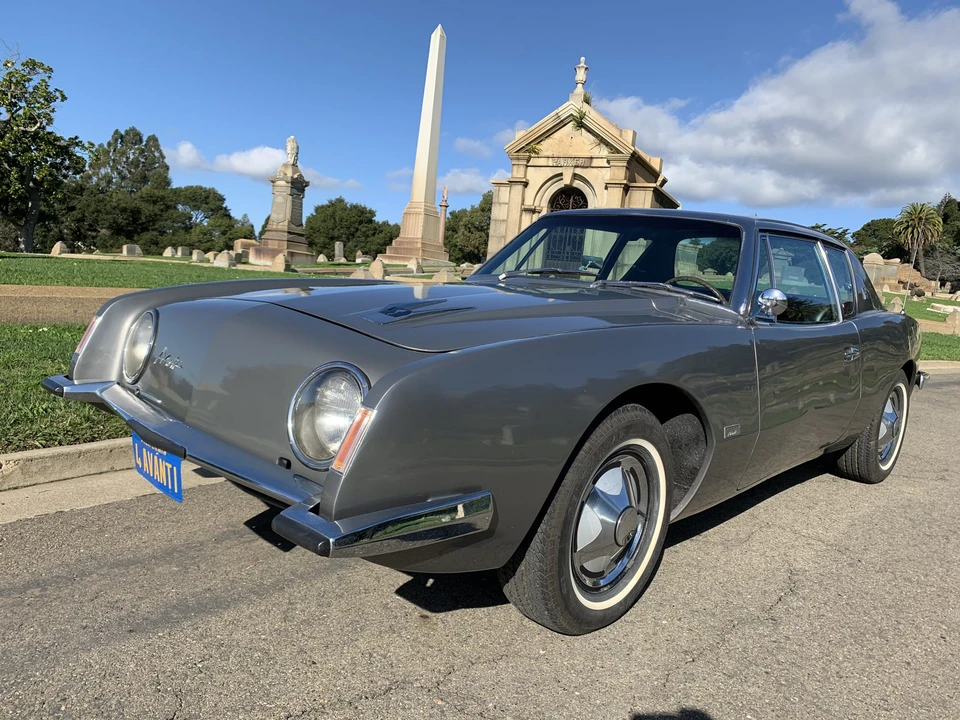1964 Studebaker Avanti - Image 8 of 31