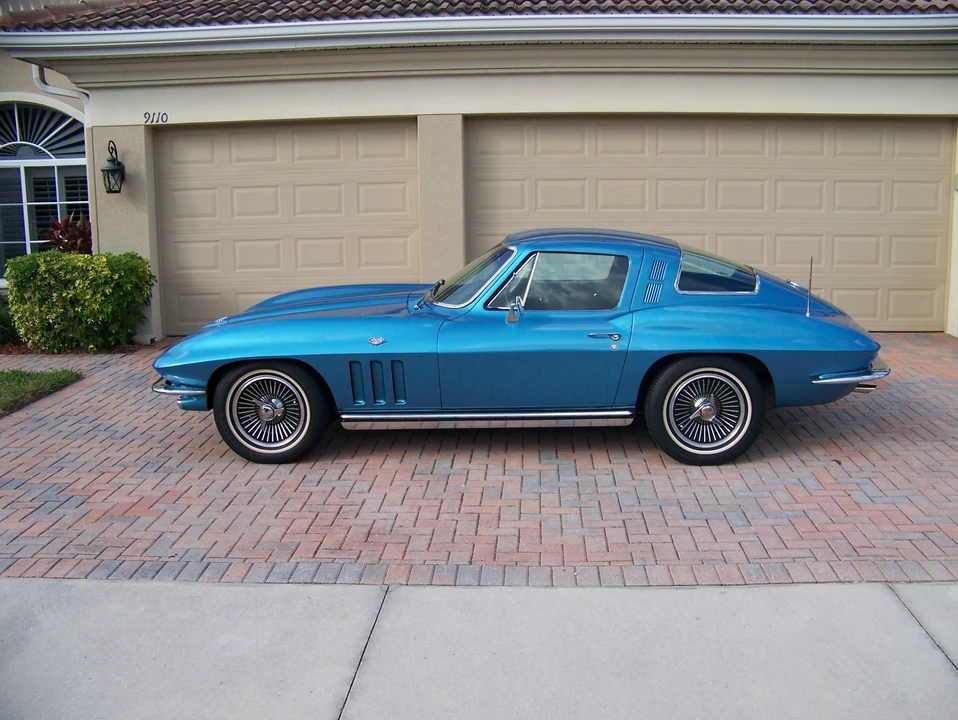 1965 Chevrolet Corvette C2 - Image 11 of 31
