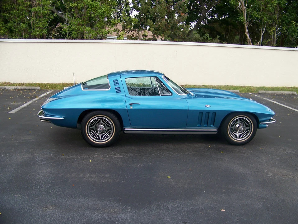 1965 Chevrolet Corvette C2 - Image 8 of 31