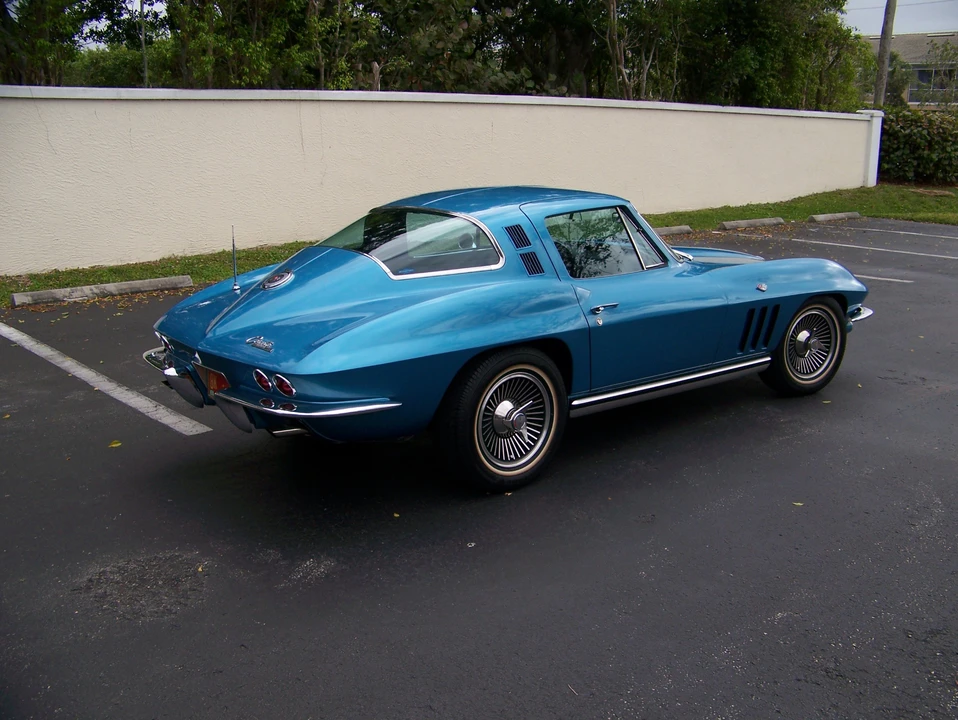 1965 Chevrolet Corvette C2 - Image 6 of 31