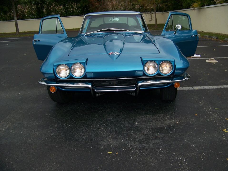1965 Chevrolet Corvette C2 - Image 30 of 31