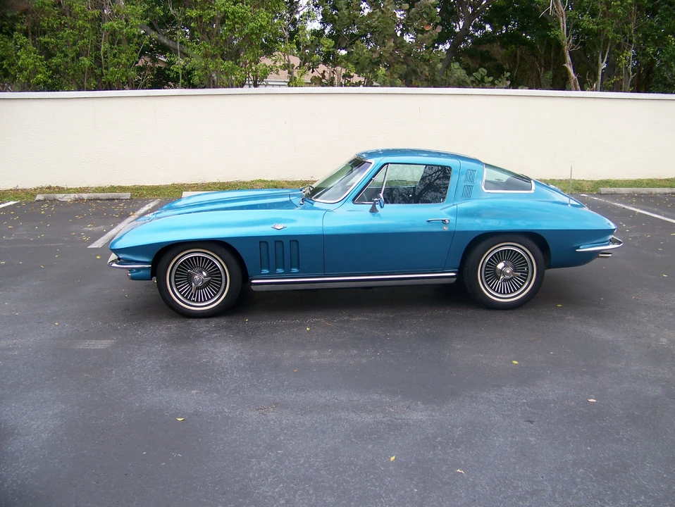 1965 Chevrolet Corvette C2 - Image 16 of 31