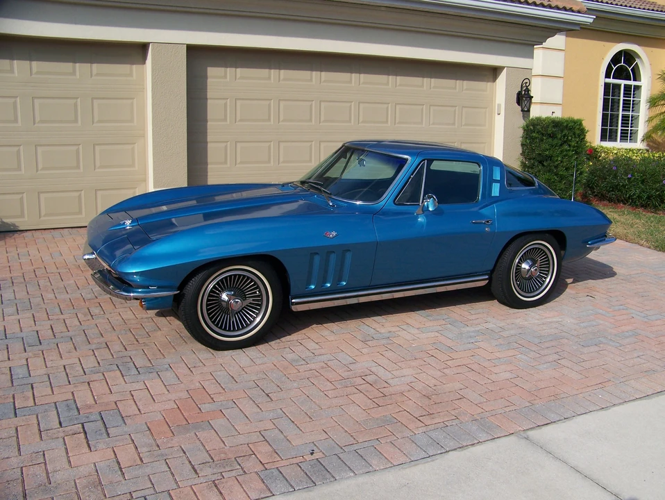 1965 Chevrolet Corvette C2 - Image 19 of 31