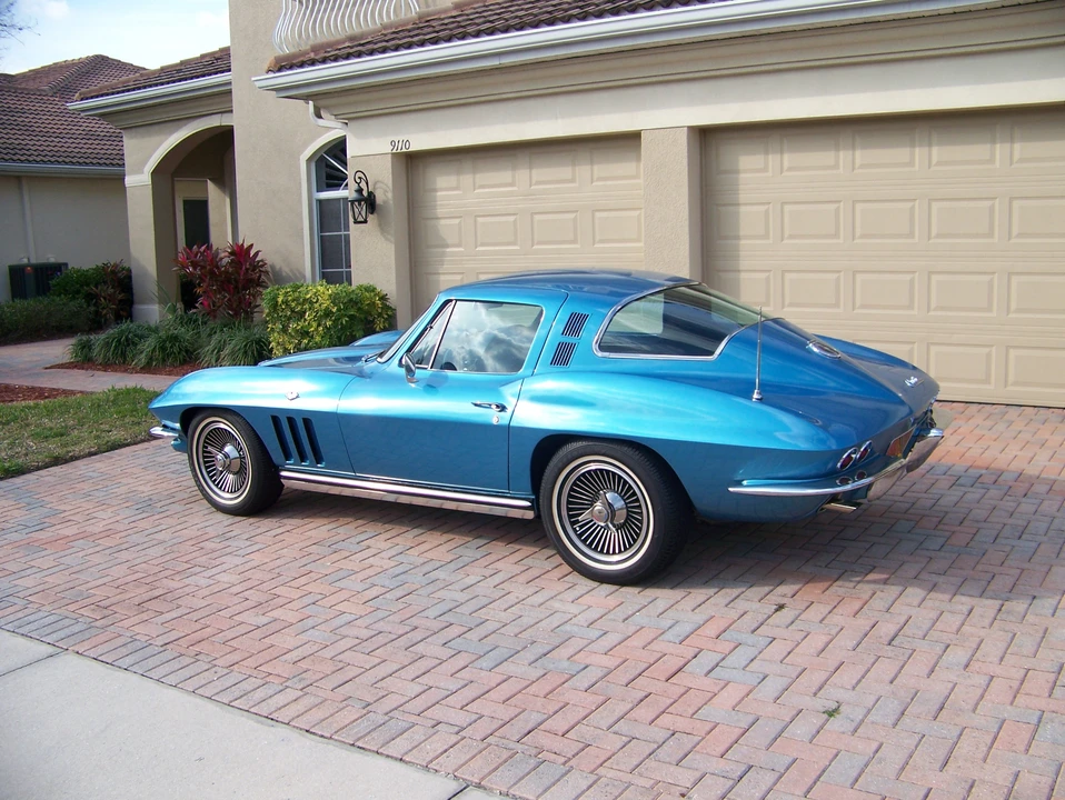 1965 Chevrolet Corvette C2 - Image 21 of 31