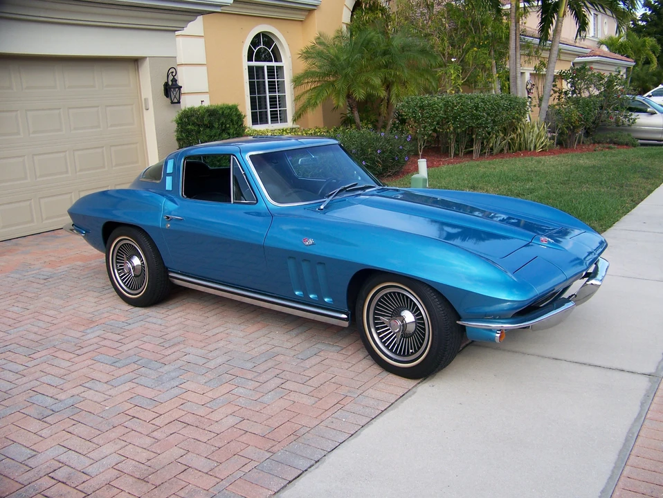1965 Chevrolet Corvette C2 - Image 18 of 31