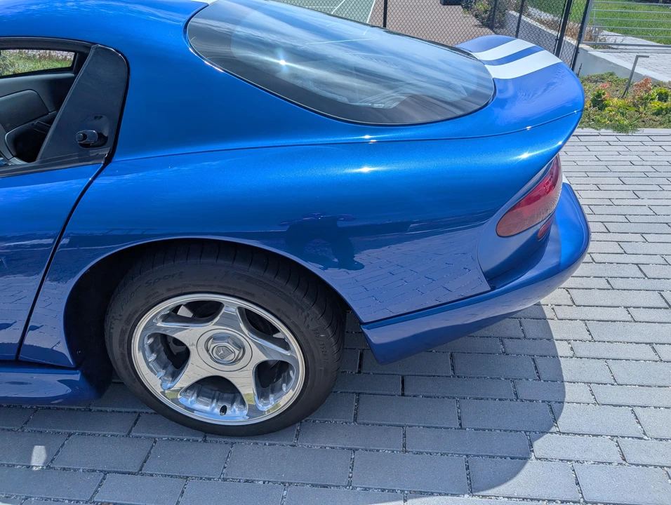 1997 Dodge Viper GTS 2nd Gen - Image 28 of 31